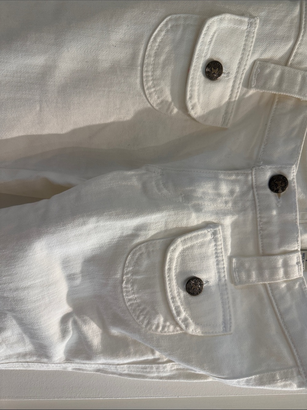 Frankie B. White Flared Jeans - Picture 2 of 4